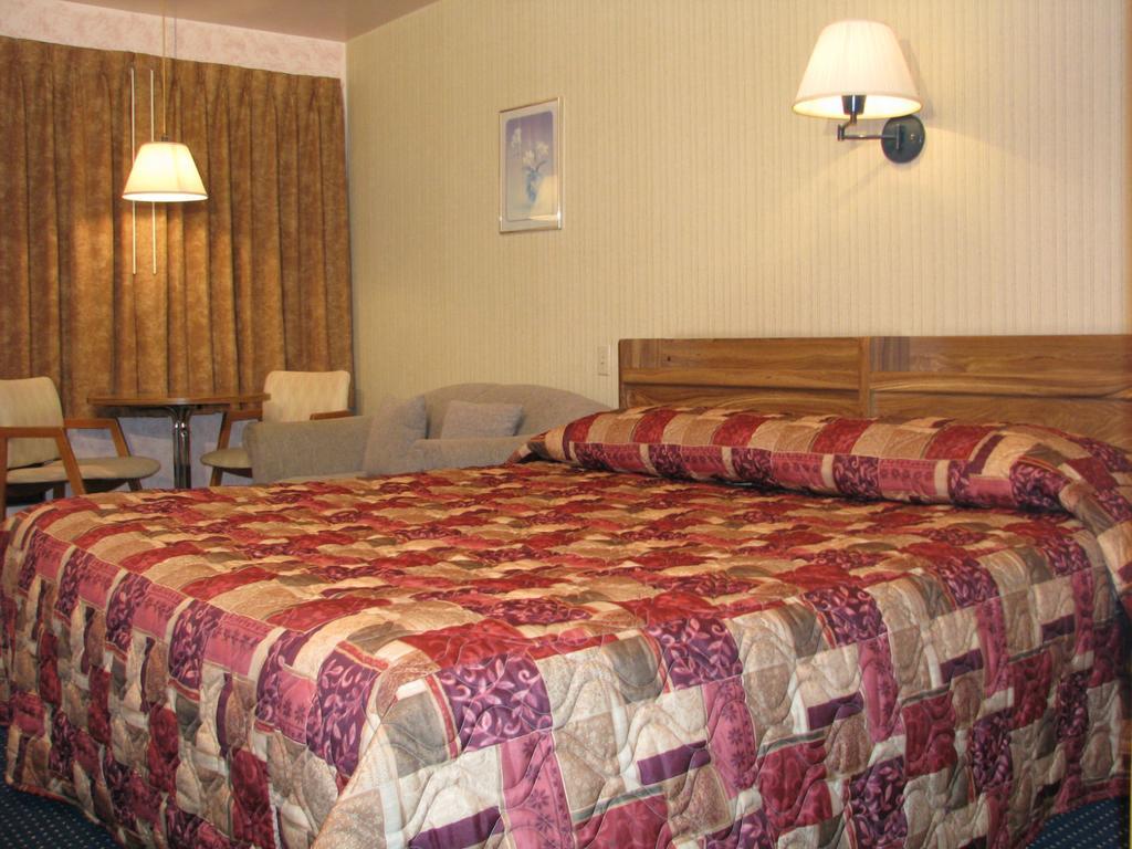 Motel St Moritz Sainte-Agathe-des-Monts Zewnętrze zdjęcie